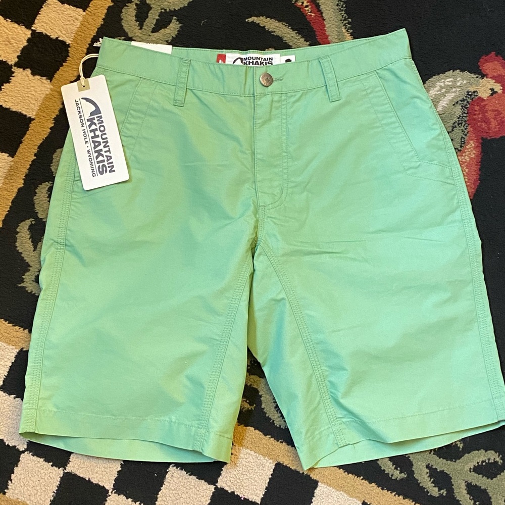 Mountain Khakis sage green shorts sz 31 NEW
